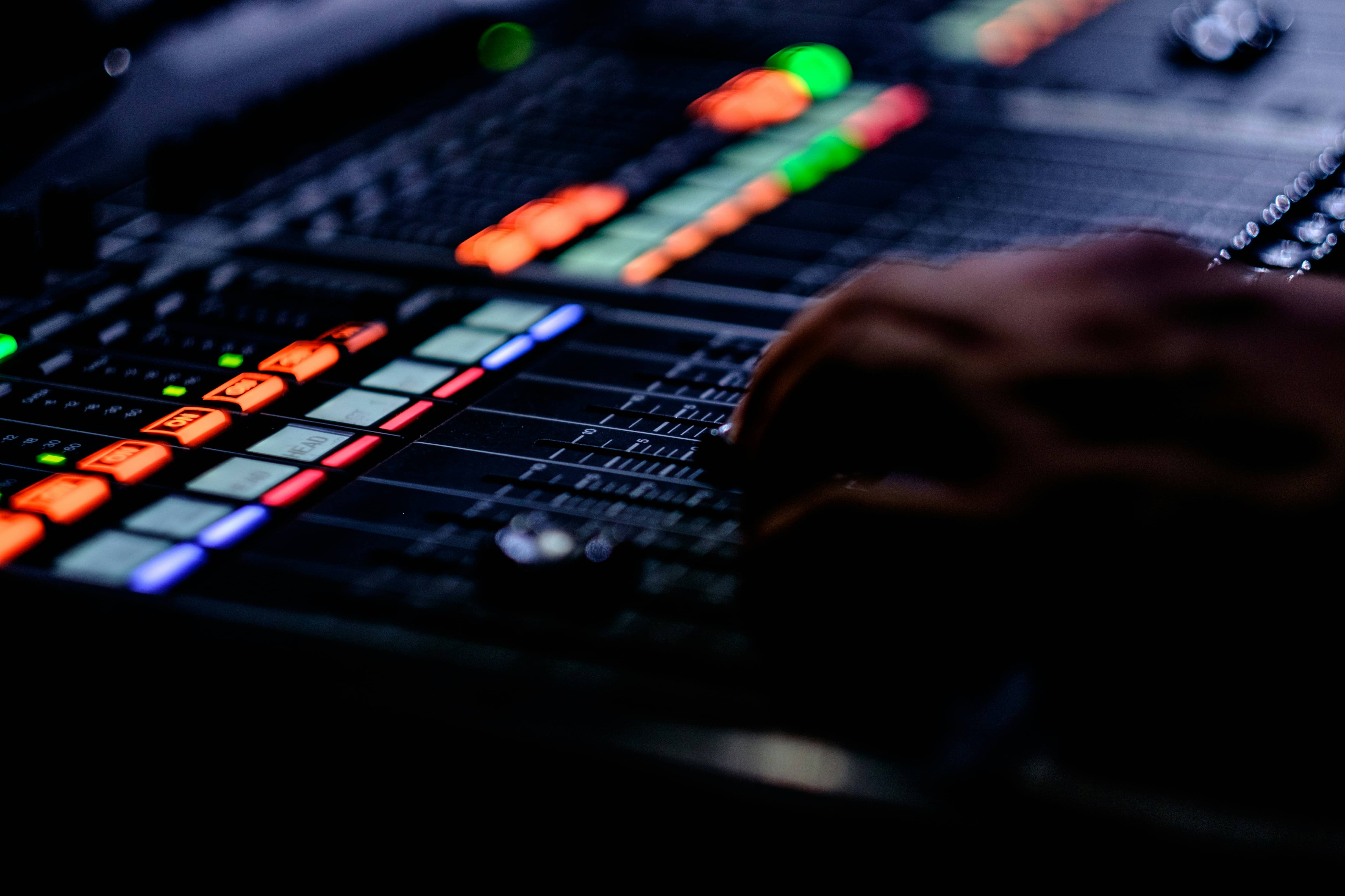 DU MATÉRIEL AUDIOVISUEL ADAPTÉ À VOS BESOINS :​